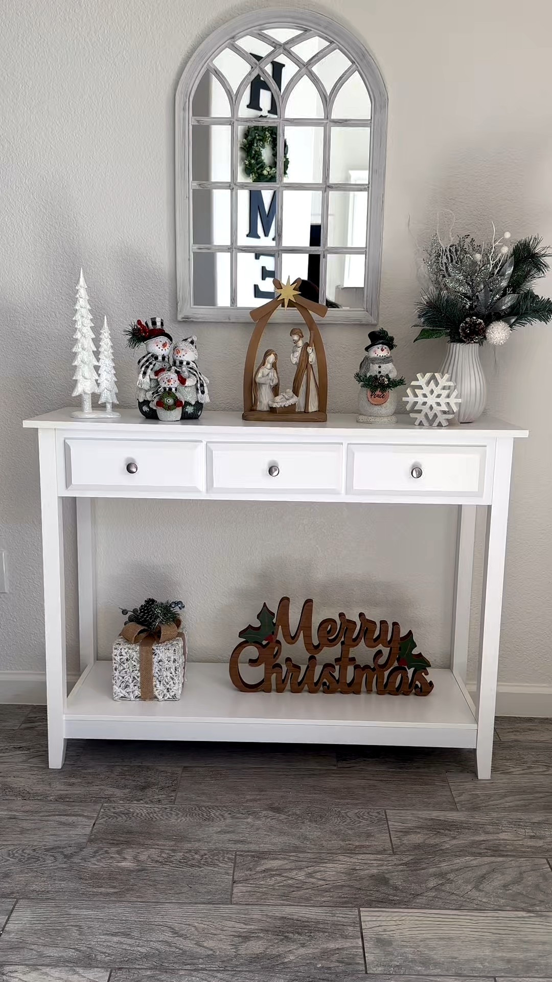 Loving how this console table pulls my space together. It’s the perfect piece for adding storage, decor, and height to your entryway or living room. I linked the exact console table.

#ConsoleTable #ConsoleTableDecor #EntrywayTable #EntrywayDecor #LivingRoomDecor #ModernHomeDecor #LTKHome #LTKFinds #HomeFurnitureFinds #DecorInspo #HomeStyling #FurnitureFavorites #HomeDecorTrends

#LTKHoliday #LTKHome #LTKGiftGuide