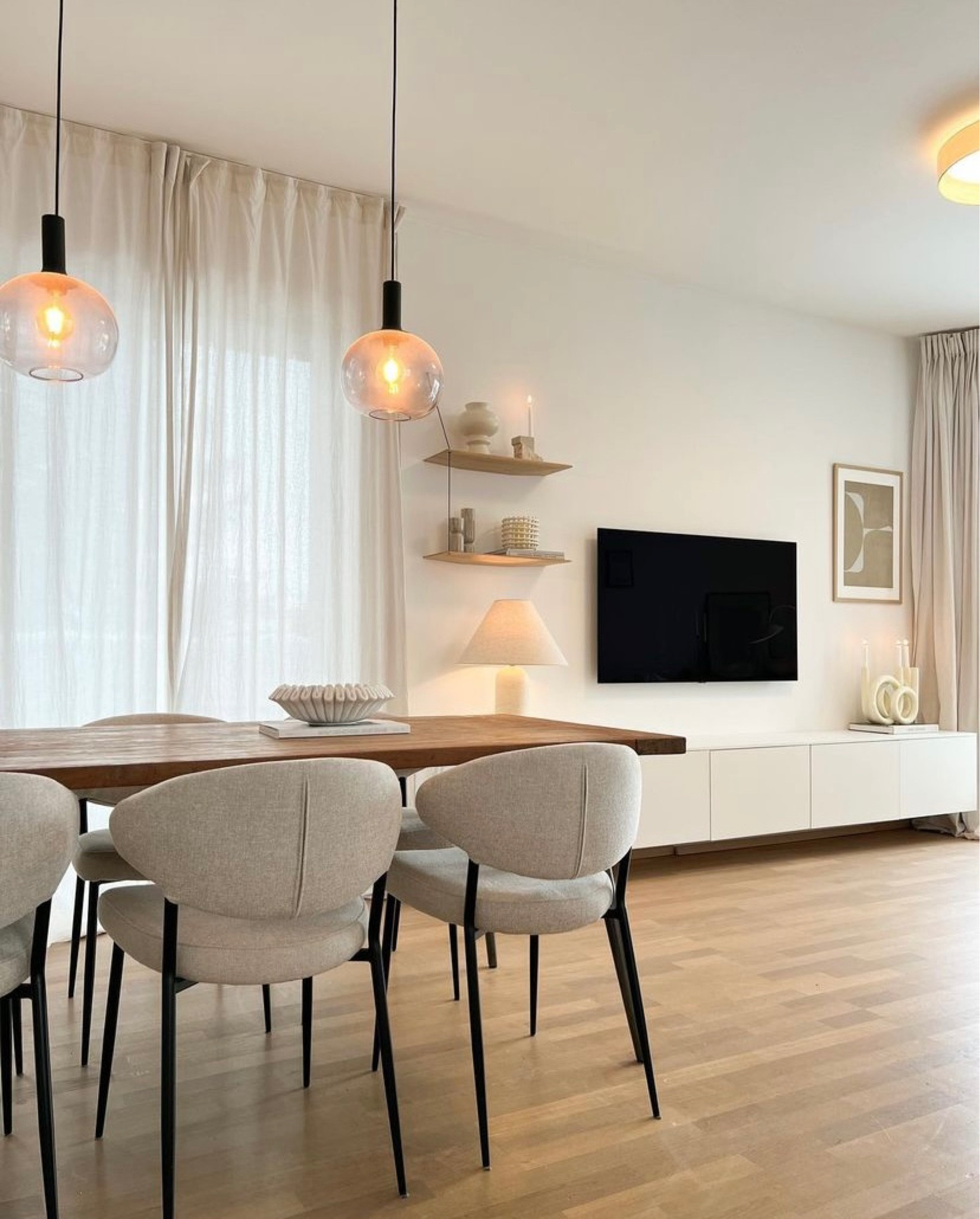 Such a peaceful and beautiful dining room by @miascoziness 

#LTKhome #LTKfamily #LTKSeasonal