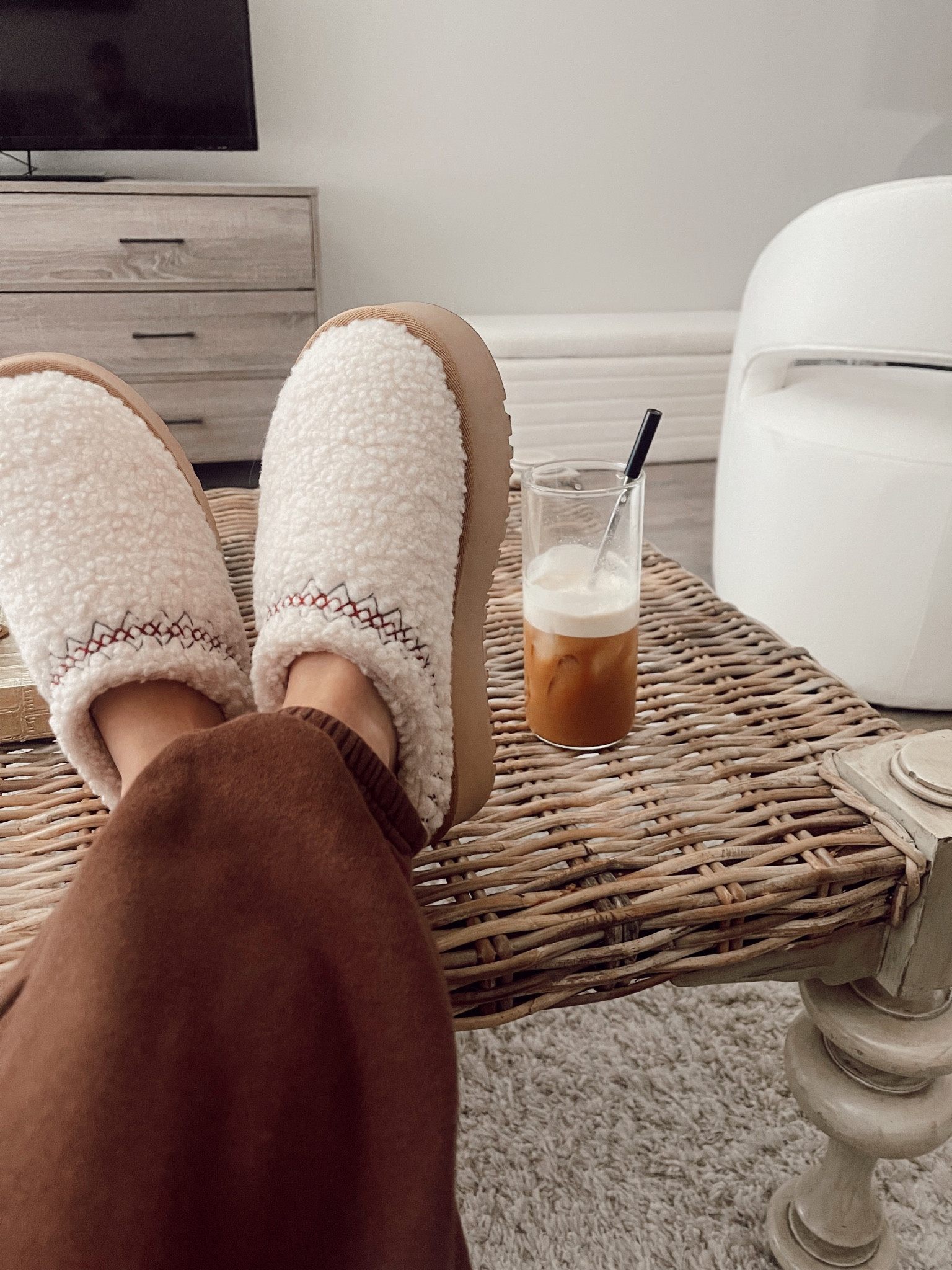 ☕️✨🤎☁️

#LTKshoecrush #LTKstyletip #LTKhome