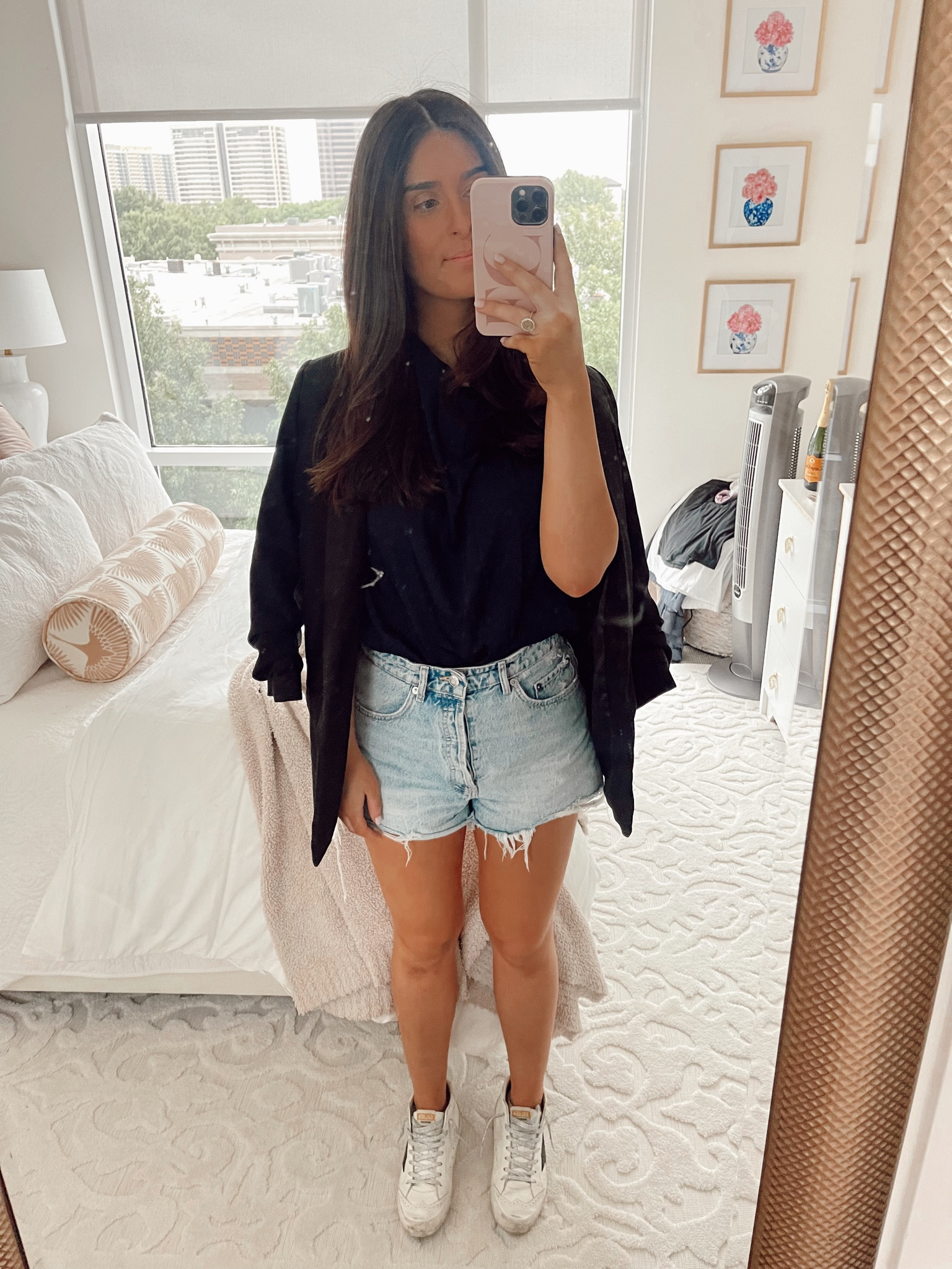 Little shorts + blazer moment ☺️ 

Great for casual work, happy hour with the girls, or date night!! ✨

#LTKstyletip #LTKworkwear #LTKunder50