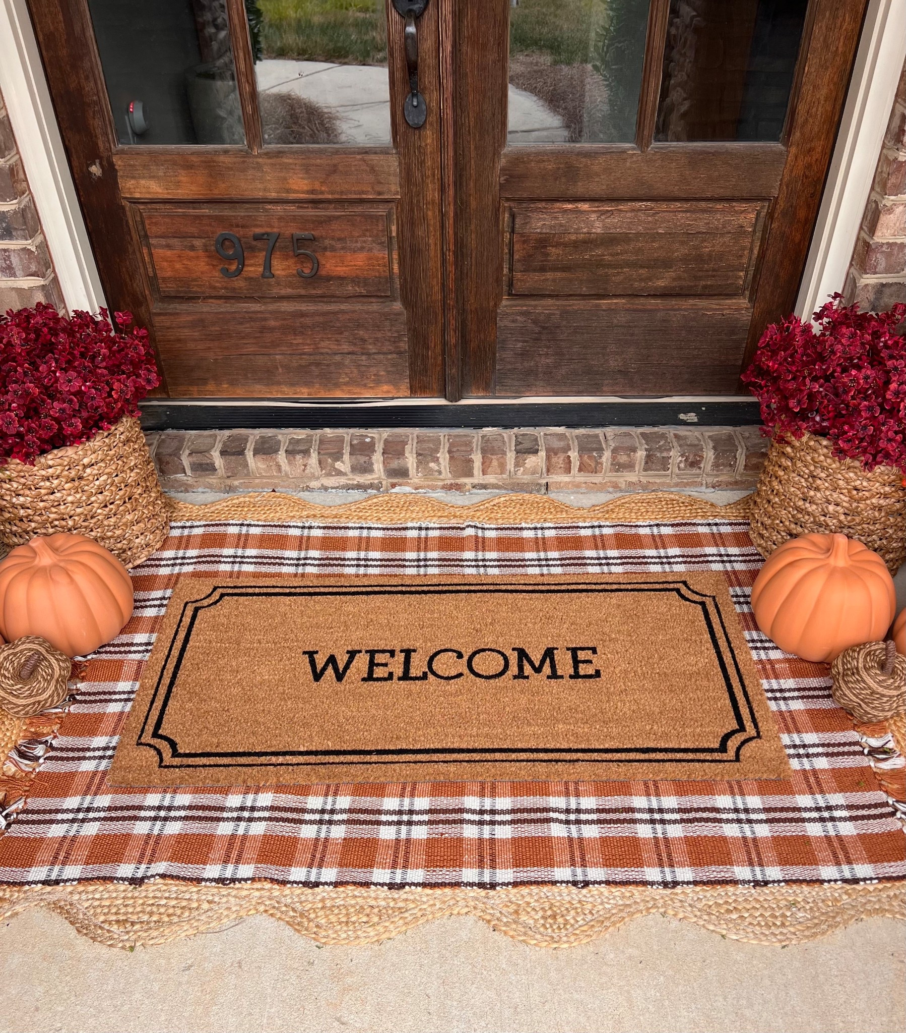 ✨ Cozy season, but make it chic ✨ These gorgeous new fall rugs from Walmart & Target are giving me all the heart eyes 😍🍂 With scalloped edges and rich, beautiful colors, they’re the perfect way to warm up any space this season. #FallDecorGoals

#LTKHome #LTKSeasonal