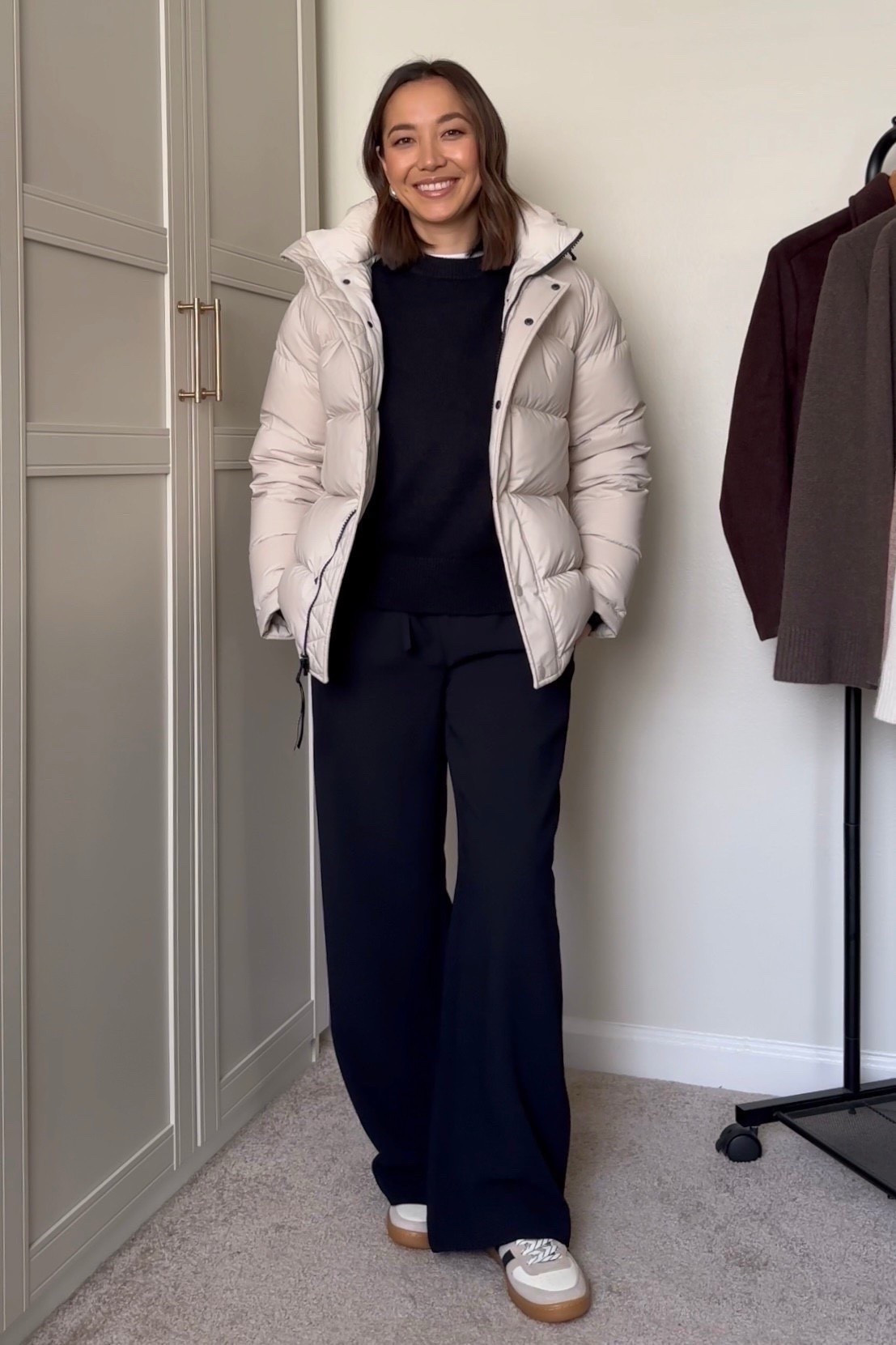 Winter outfit 

Sam Edelman lug sole waterproof boots 
Aritzia puffer long coat — xs 
Varley sweatshirt 
Varley leggings 


#LTKSeasonal #LTKootd