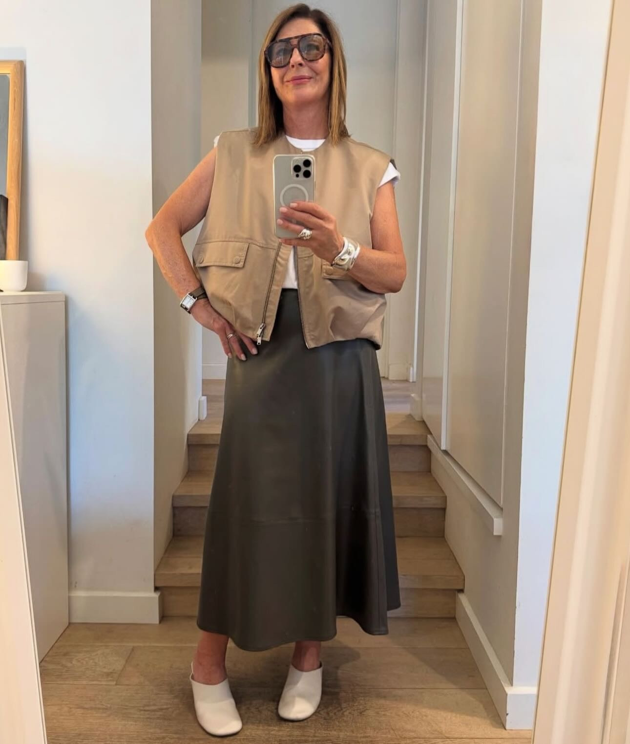 Can we talk about this fabulous utility vest ?
I nabbed it last summer and absolutely lived in it. (Bought one in white as well as I loved it so much). 
Good news: it’s back in stock @zara .
What’s to love about a utility vest?
it’s practical AND cool.
It’s got a sporty vibe with pockets & a zip. 
(How much do we LOVE pockets ?)
It’s your casual alternative to a blazer: a sleeveless utility vest gives you all the benefits of a blazer ( structure, coverage, statement outerwear ) with the freedom of bare arms. 
This is good. Especially in summer. 
Love it in a neutral ( duh of course 😂) but khaki or a denim utility vest is chic too. Shop the look right here. 

#LTKstyletip #LTKspring #LTKaustralia