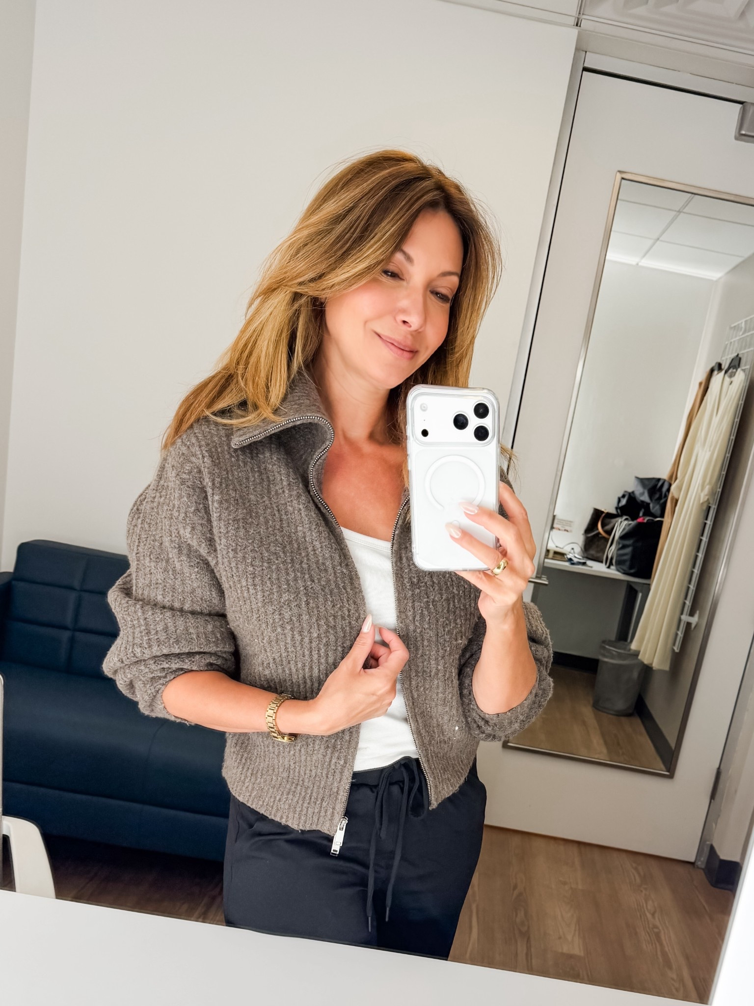 Just that cozy-but-put-together vibe 🤎
This ribbed zip sweater has been my go-to lately — soft, easy, and looks cute with everything from joggers to jeans. Fall layering made simple 

#LTKSeasonal #LTKStyleTip