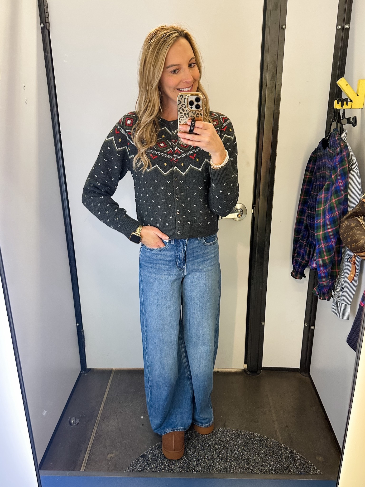 These sweaters are perfect for Christmas! I’m wearing a small in the sweaters and 0 in the jeans. Everything runs tts. 

Christmas sweaters | sweater | cardigan | wide leg jeans | holiday | holiday party | winter outfits | Old Navy 




#LTKHoliday #LTKSeasonal #LTKFindsUnder50