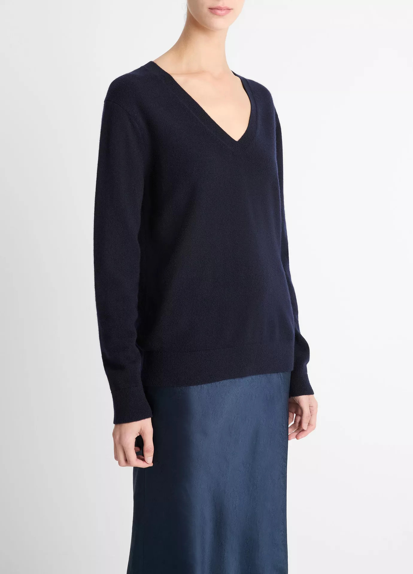 Cashmere Weekend V-Neck Sweater | Vince LLC