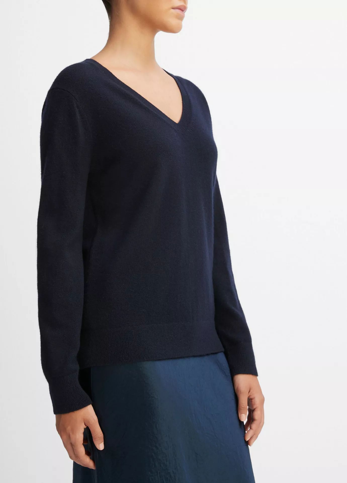 Cashmere Weekend V-Neck Sweater | Vince LLC