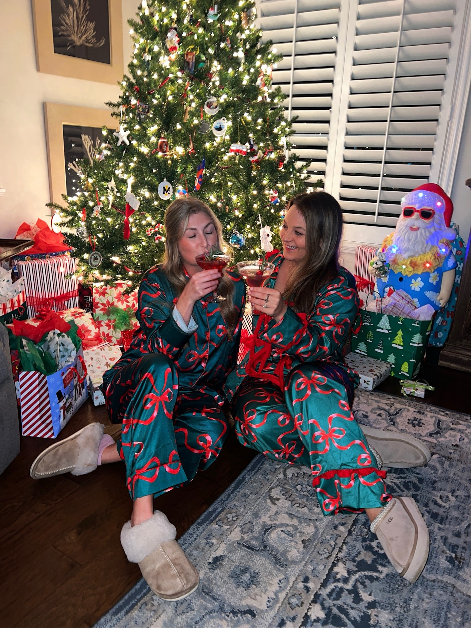 Christmas bow pjs

#LTKHome #LTKStyleTip #LTKSeasonal