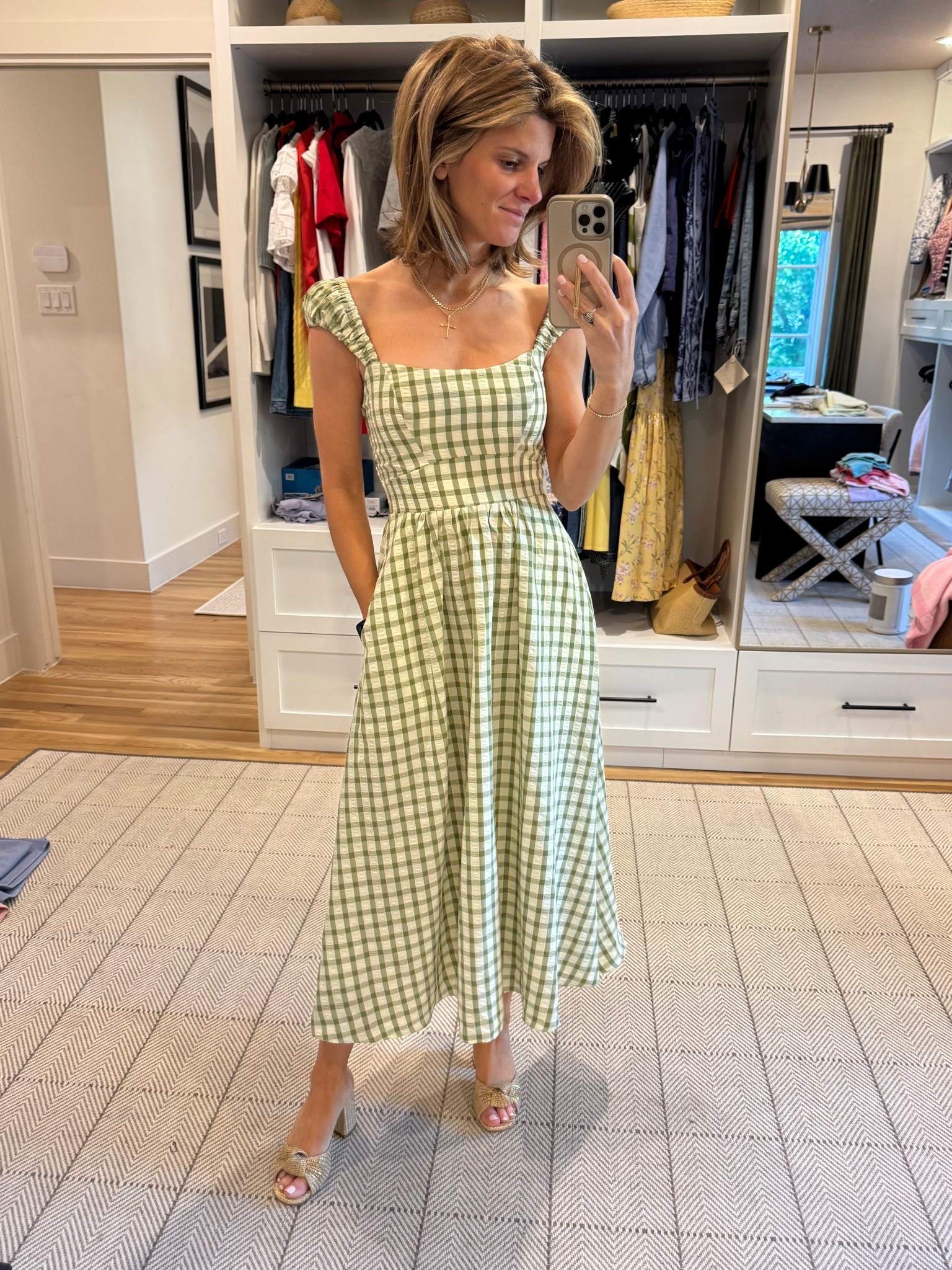 Dress: Tuckernuck (wearing XS)
Shoes: Tuckernuck (TTS)