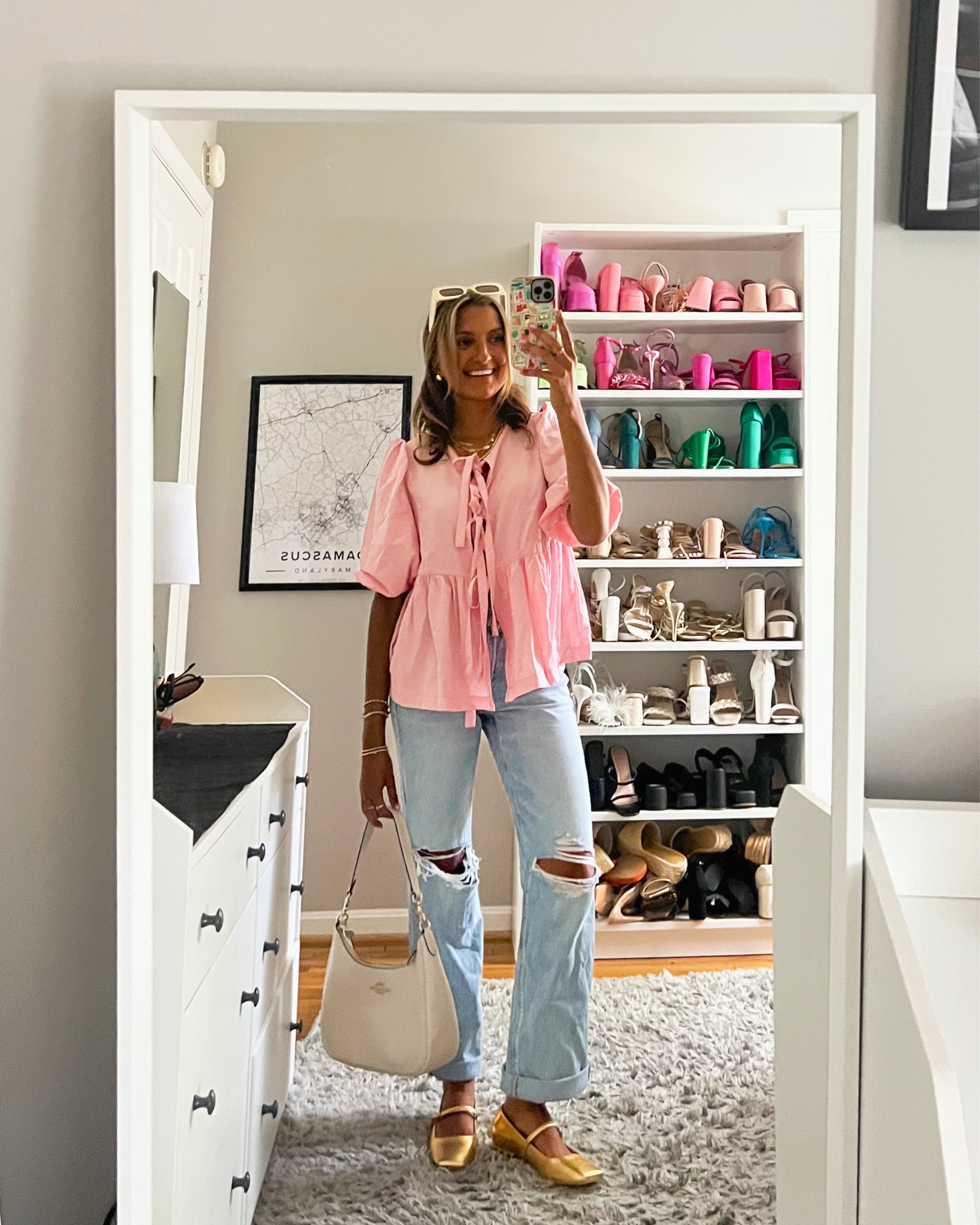 Easy back to school outfit idea💕 wearing 000R in American eagle straight leg jeans and SheIn top