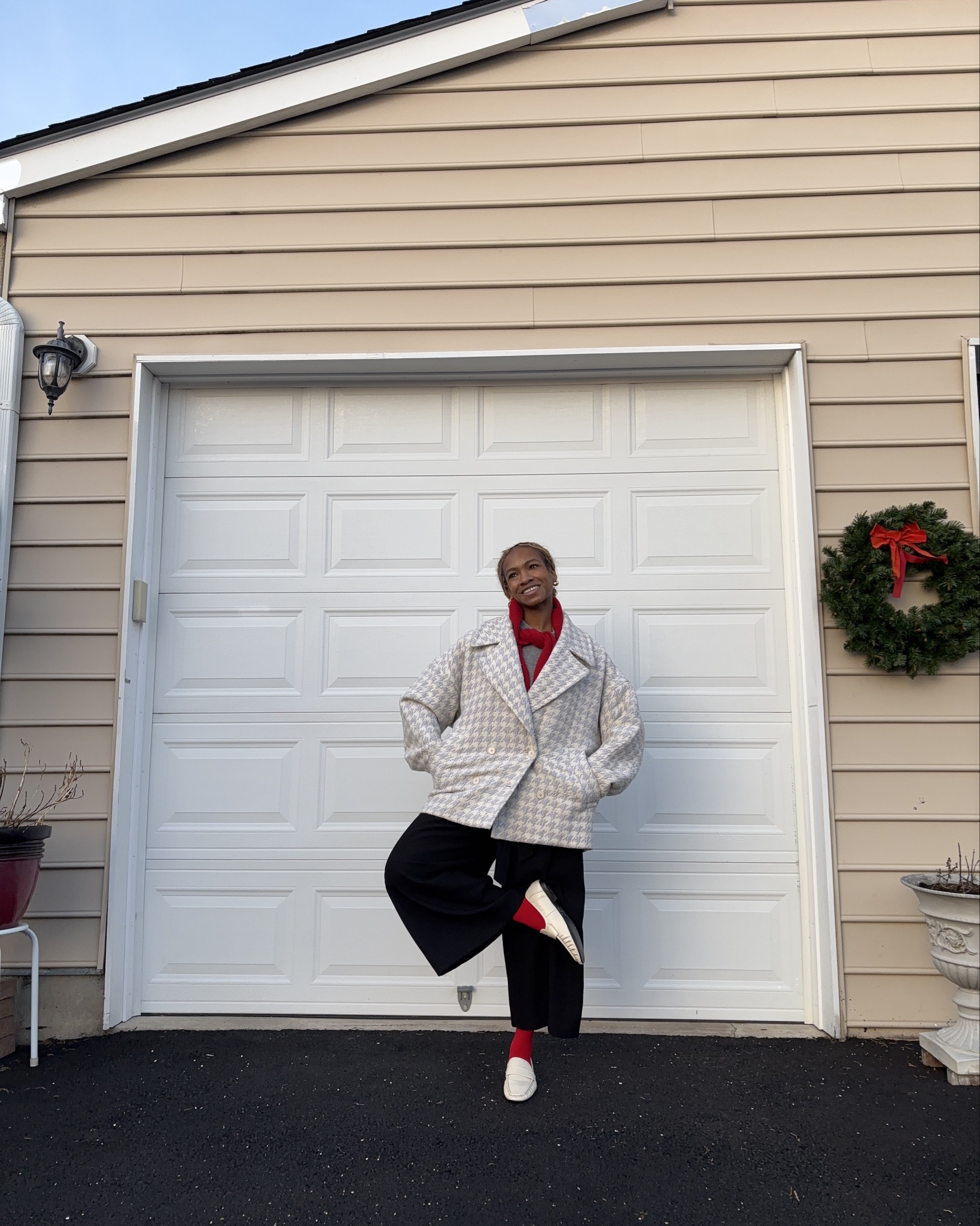 I’m still addicted to a pop of red. 

#LTKgrwm #LTKootd #LTKPetite