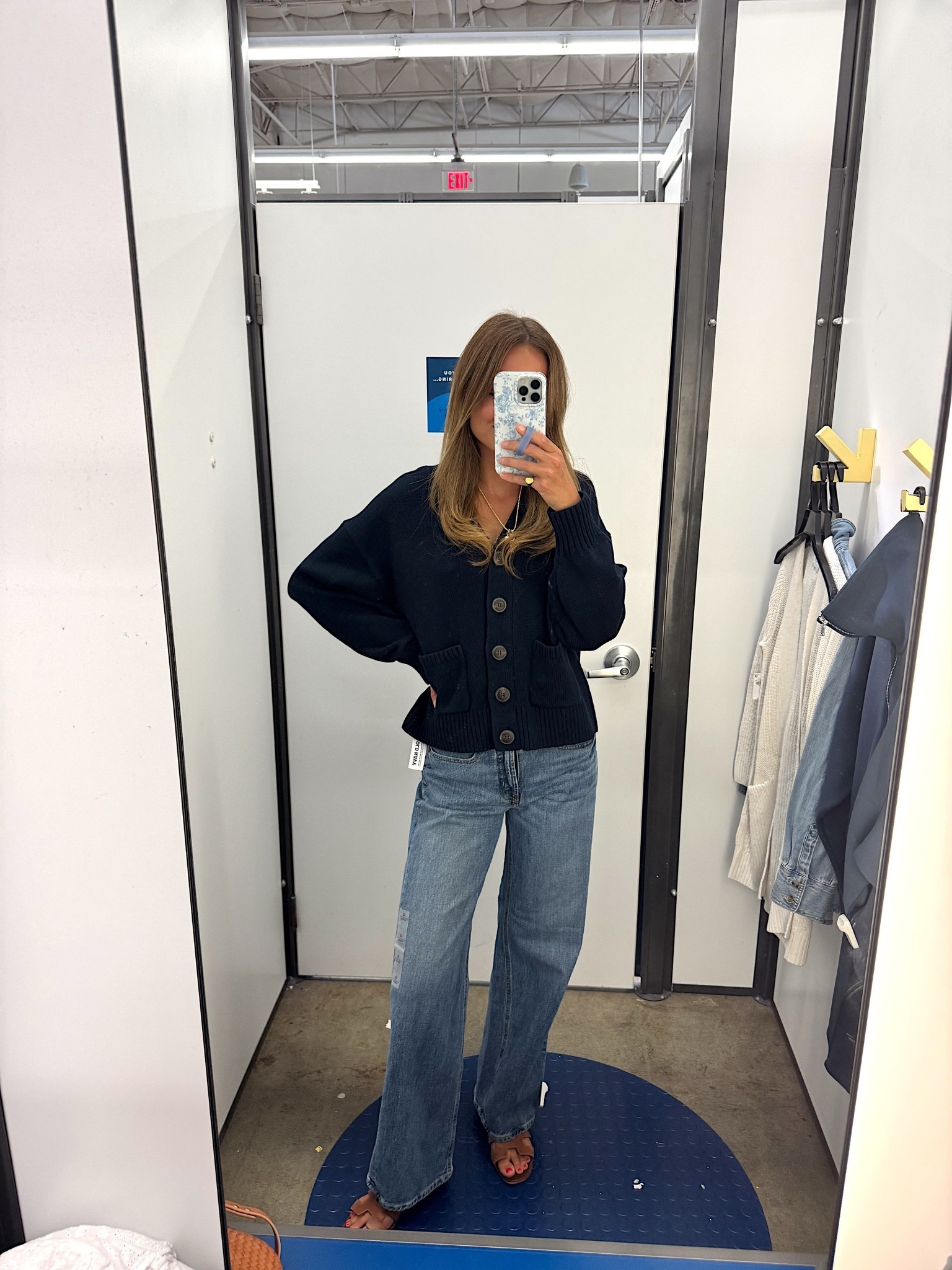 This 100% cotton cardigan felt amazingly soft and I loved this navy for fall!
Xs cardigan 
0 denim