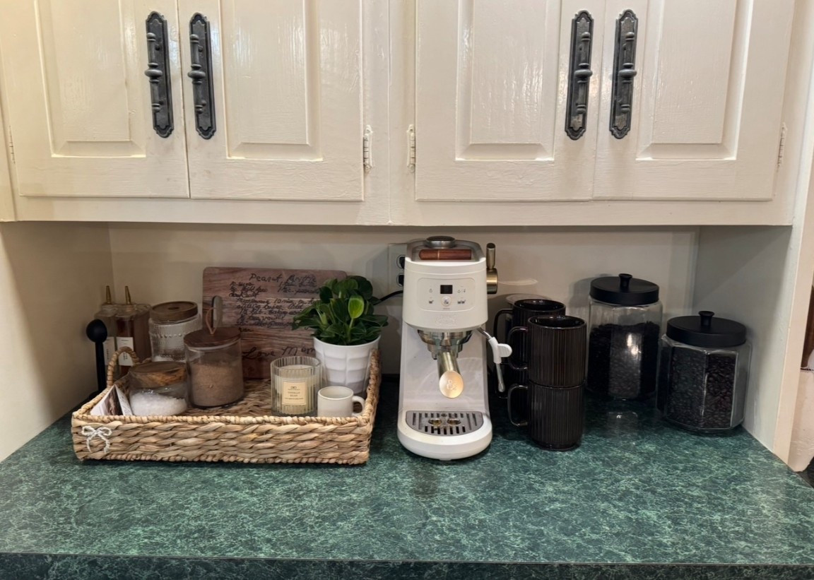 My little coffee bar moment 🤎☕️
Neutral, cozy, and functional — because mornings just hit different when your space feels put together. Everything here is linked so you can recreate this simple coffee station at home ✨
Perfect for small kitchens, renters, or anyone wanting a budget-friendly refresh.

#coffeebar
#homecoffeebar
#kitcheninspo
#neutralhome
#farmhousestyle
#cozystyle
#homeaesthetic
#coffeeaesthetic
#smallkitchenideas
#kitchencounterdecor
#coffeeaddict
#dailycoffee
#homeinspo
#ltkhome
#ltkcreator
#liketkit
#homedecorfinds

#LTKdayinmylife #LTKGiftGuide #LTKHome