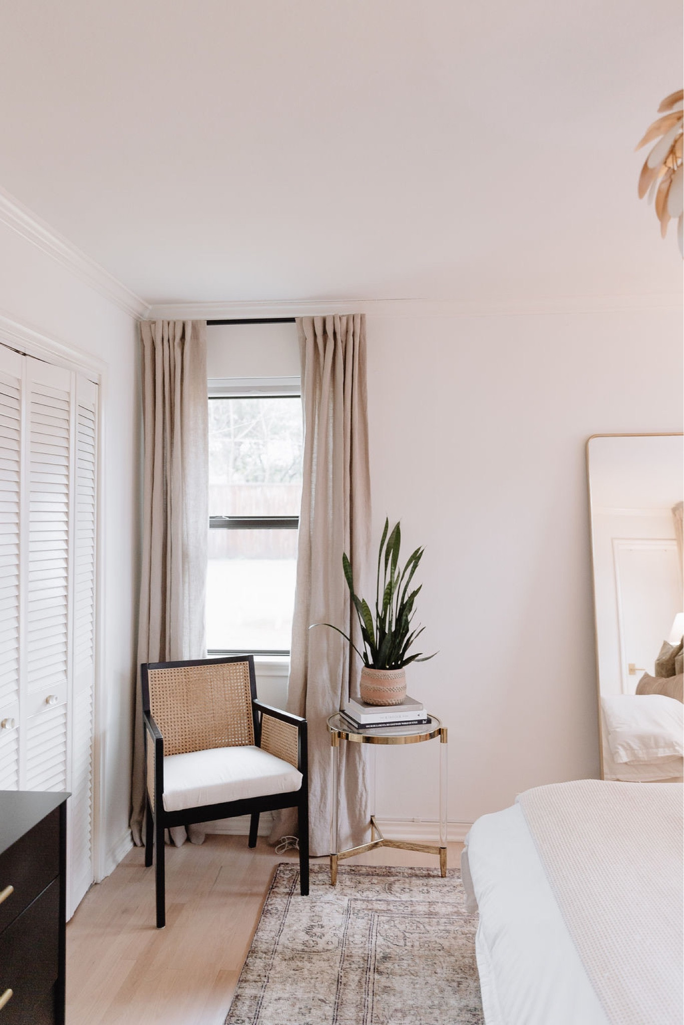 Bedroom Decor // bedroom, bedroom decor, home decor, master bedroom, guest bedroom, primary bedroom, bedding, decorating, dresser, side table, bedside table, mirror, vase, pampas grass, full length mirror, accent pillow, accent chair, rug, picture frames, lamps, decorative pillow covers, bedroom furniture, modern decor, modern home decor, Amazon home, Amazon home decor, Walmart decor, modern home decor, neural home decor, neutrals, decor, modern, modern decor, lamps grass, flower arrangements, decorations, ceramic vases, flower vase, centerpieces, modern vases, geometric vase, minimalist, minimalist home decor, modern, minimalism style, decoration,
table, office, centerpiece, area rug, area rugs, rugs, armchair, accent chair, living room, swivel chair, living room decor, office decor 


#LTKhome