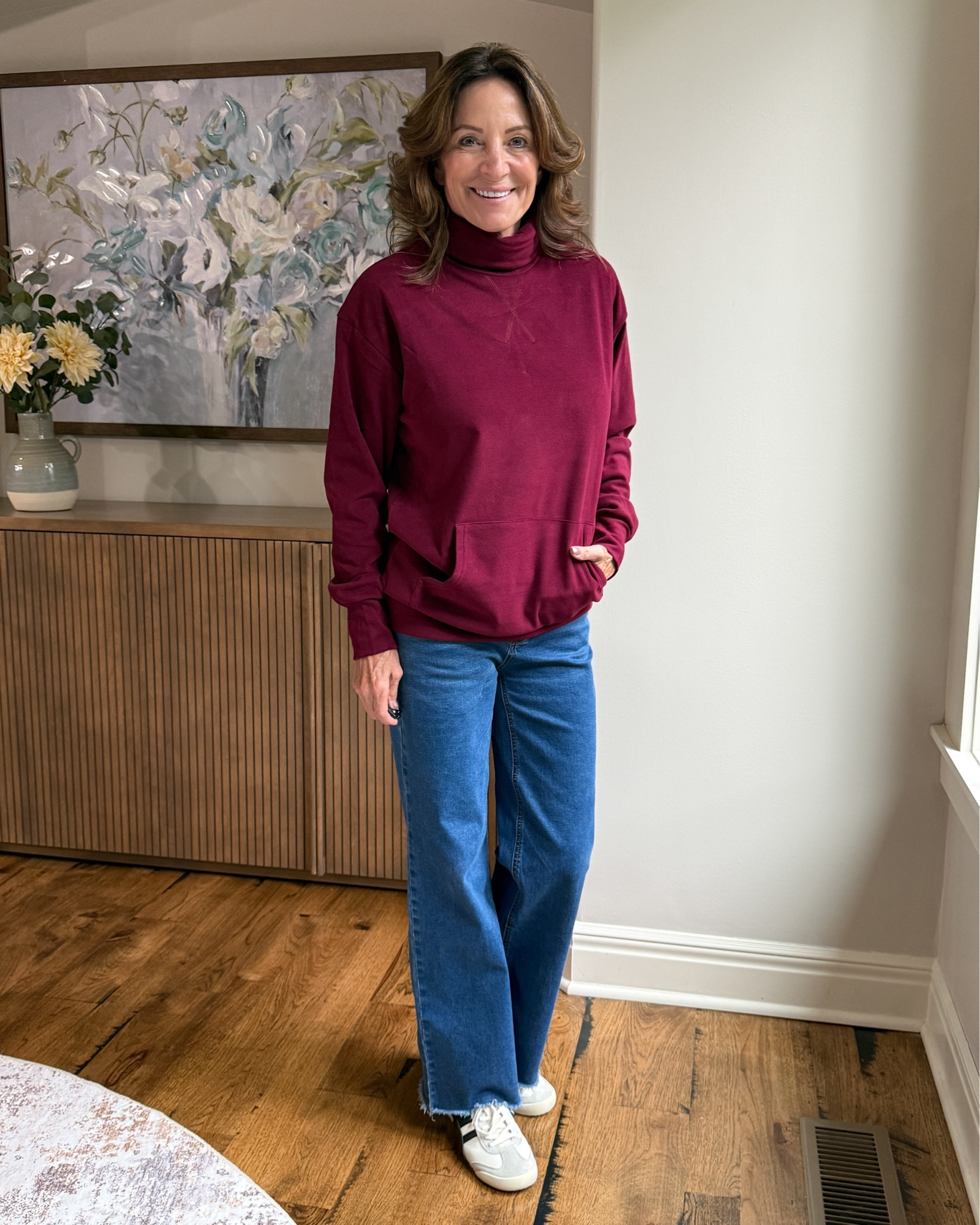 A soft pullover that will keep you warm on cool days. Kangaroo pockets, turtleneck that isn’t tight, and the perfect fit for easy movement without being oversized. 

#fallfashion #womensoyllover #falloutfit