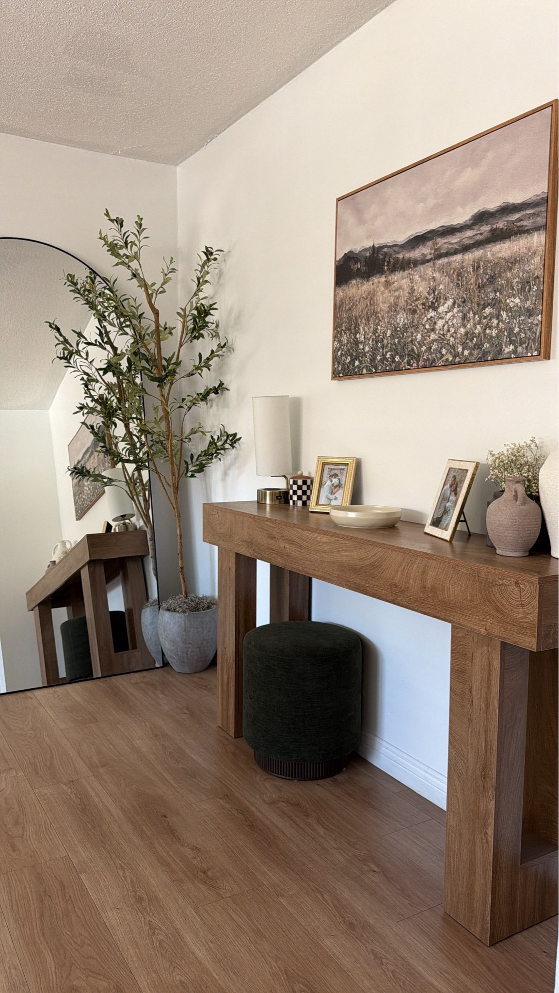 Entryway with console table🪞

#LTKHome #LTKSaleAlert