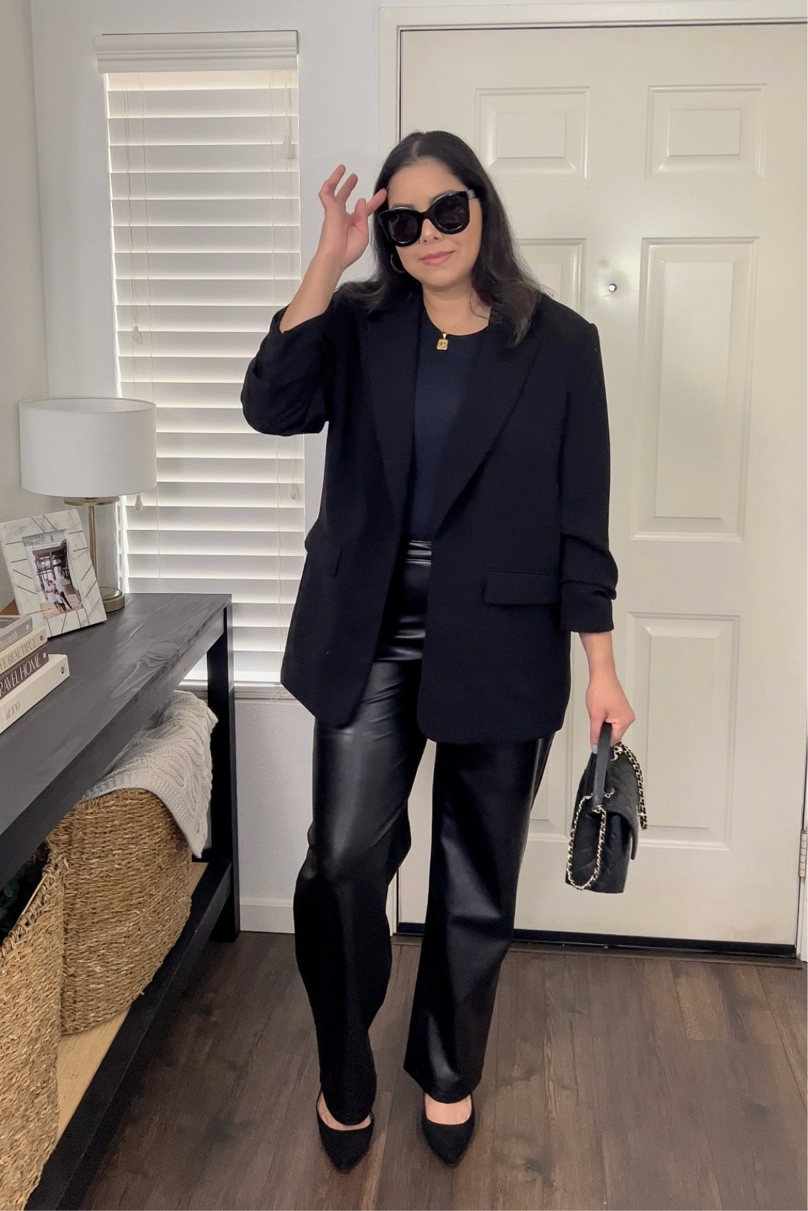 All black chic outfit with faux leather relaxed pants

#LTKmidsize #LTKstyletip #LTKfindsunder100