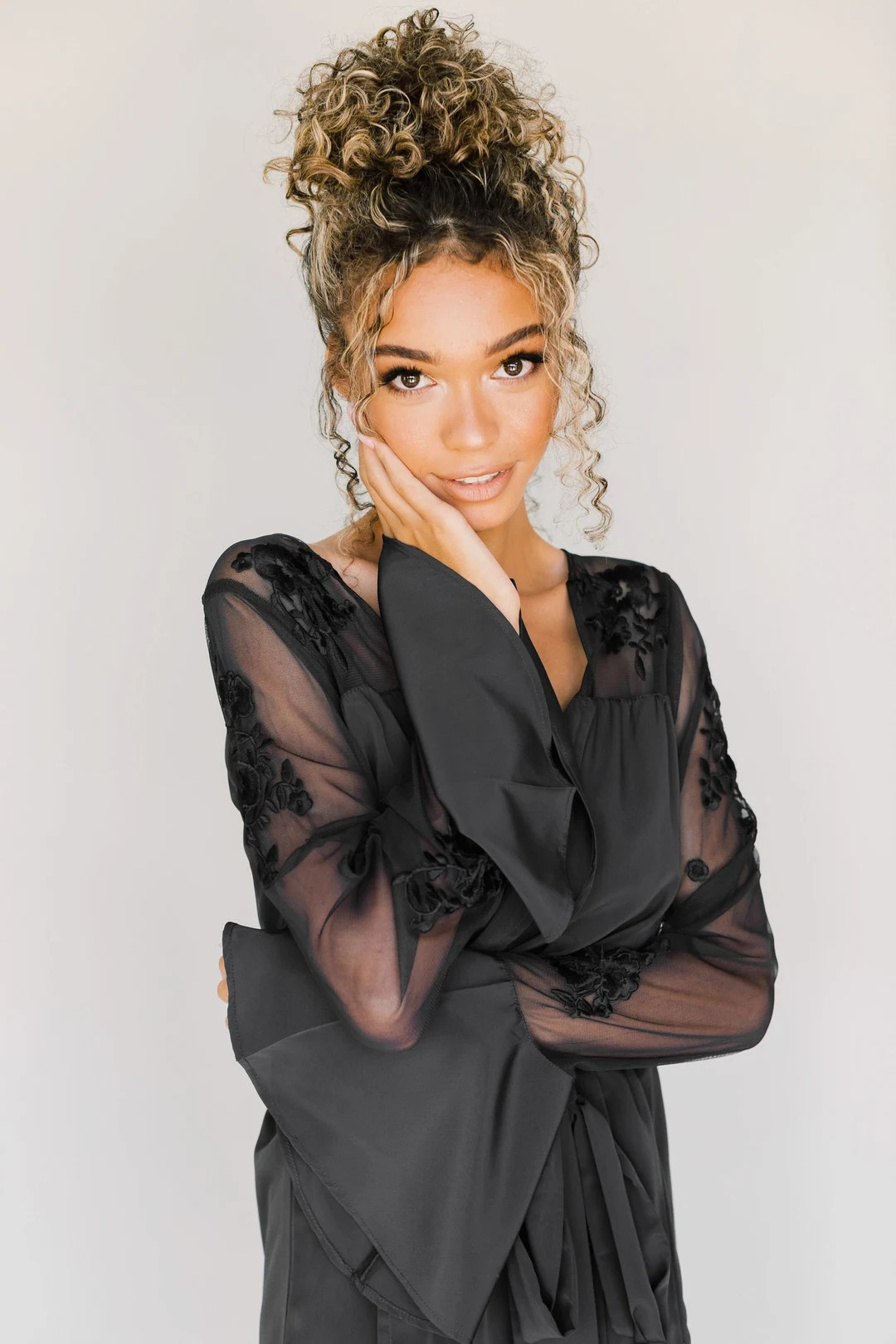 Bridesmaid Robes / Black Robes / Gifts for Bridesmaids / Mother of the Bride and Groom Gifts / Ge... | Etsy (US)