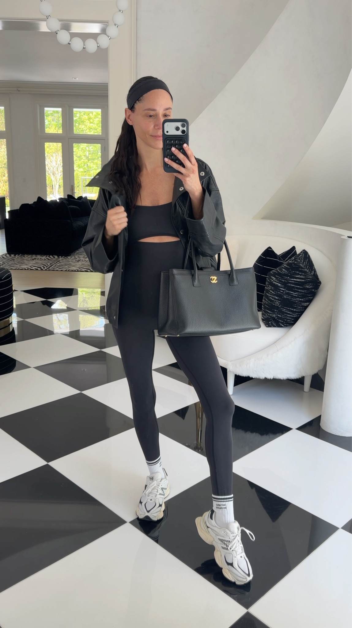 All black today 🖤

#LTKgrwm #LTKootd #LTKmomlife
