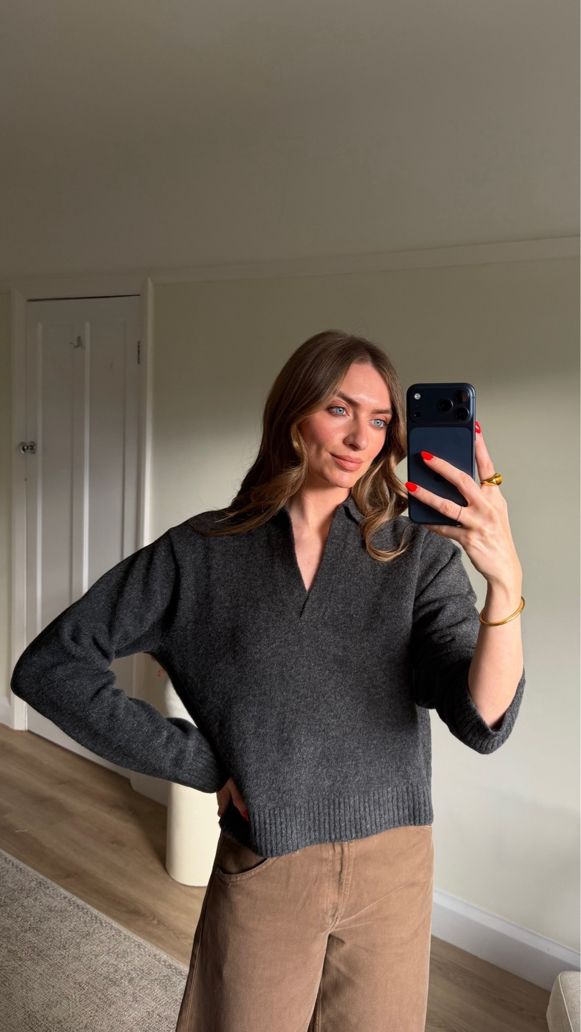 Small in the grey collared jumper
W23 L31 in the jeans 
Size down in Uniqlo jeans 
I’m 5ft6, I usually wear a W25 

Ad @UNIQLO #LifeWear