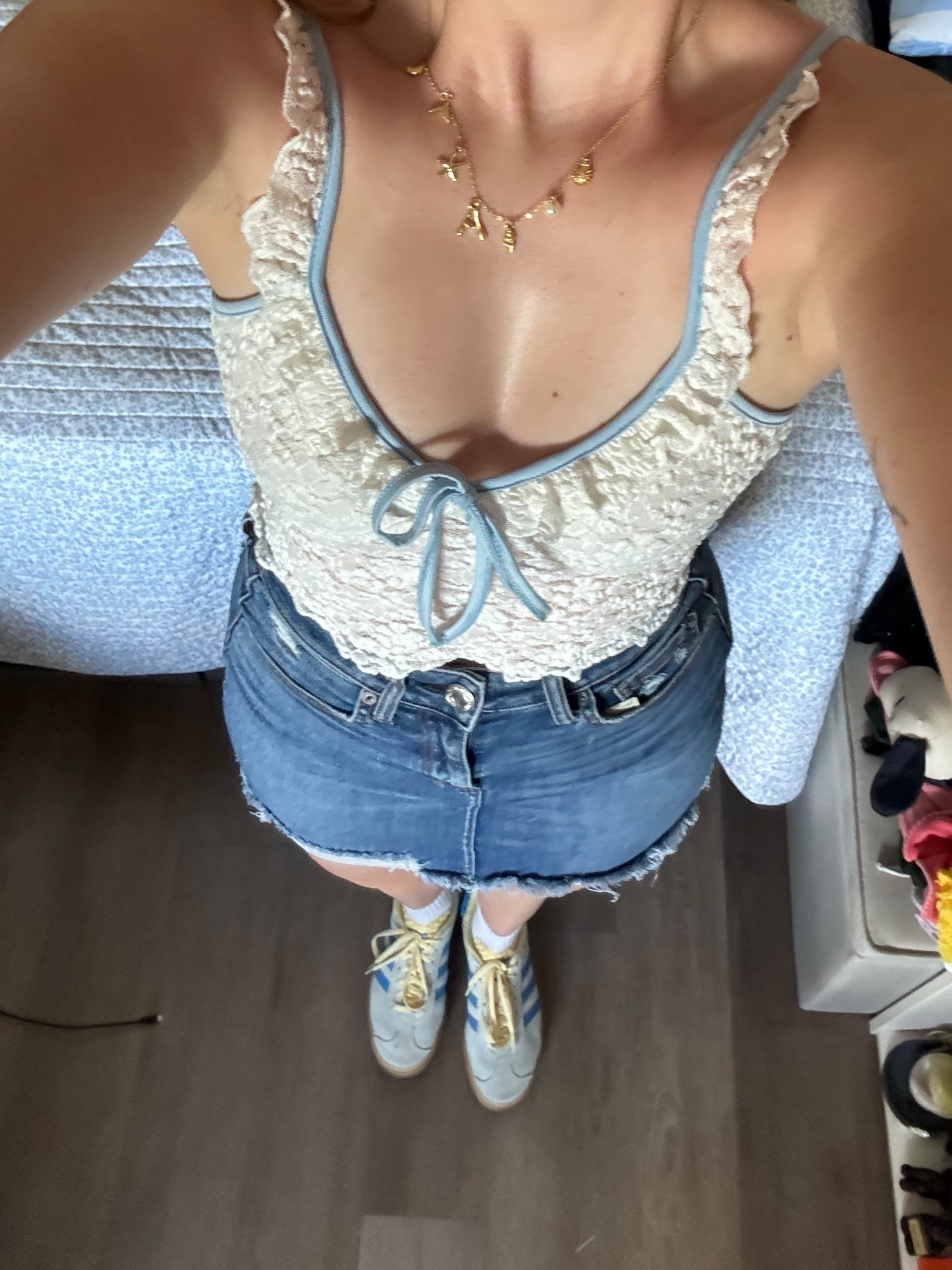 summer coffee shop outfit!