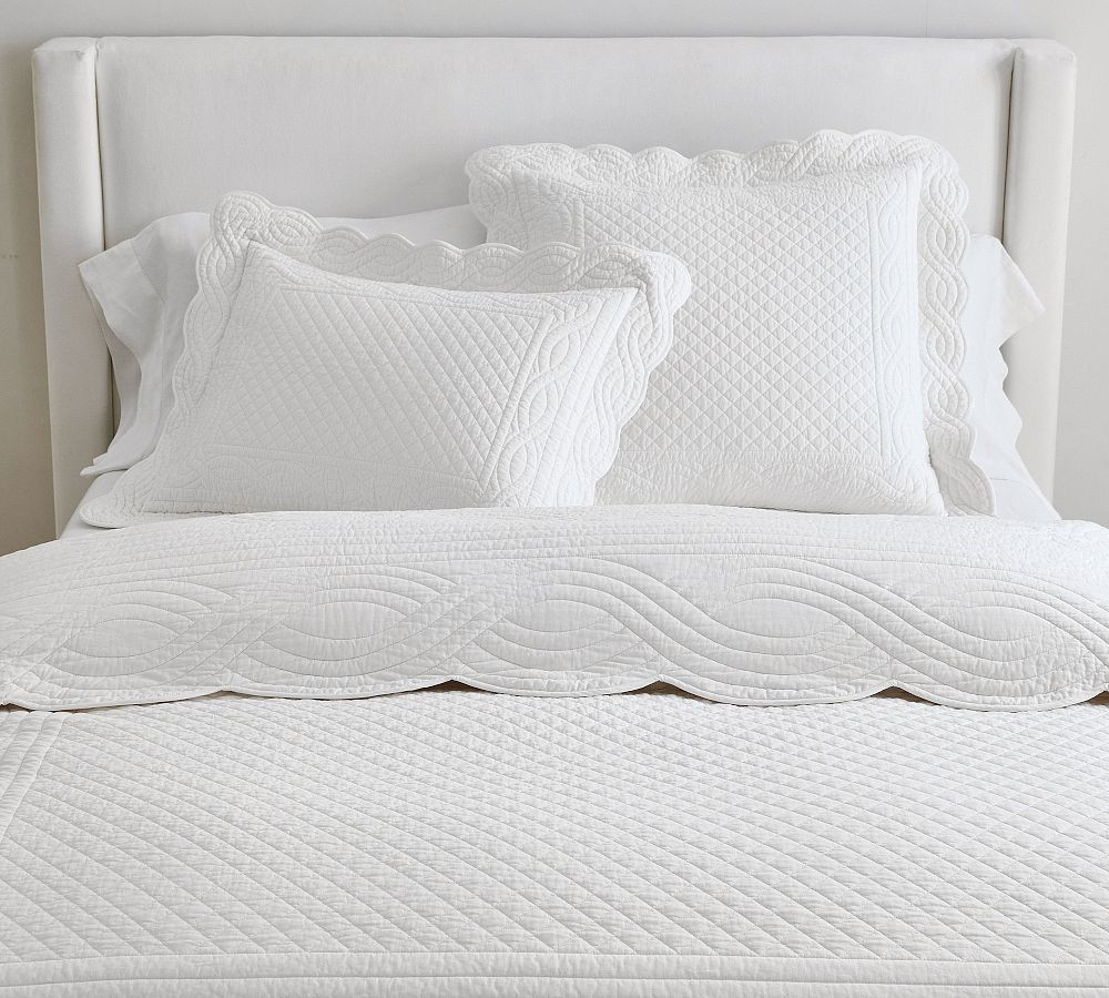 Heirloom Scalloped Quilt | Pottery Barn (US)