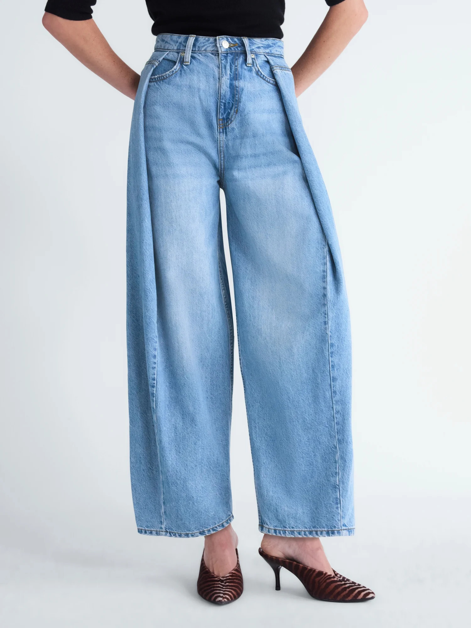 Scoop Women's and Women's Plus Deep Pleated Wide Leg Jean, Sizes 0-28W | Walmart (US)