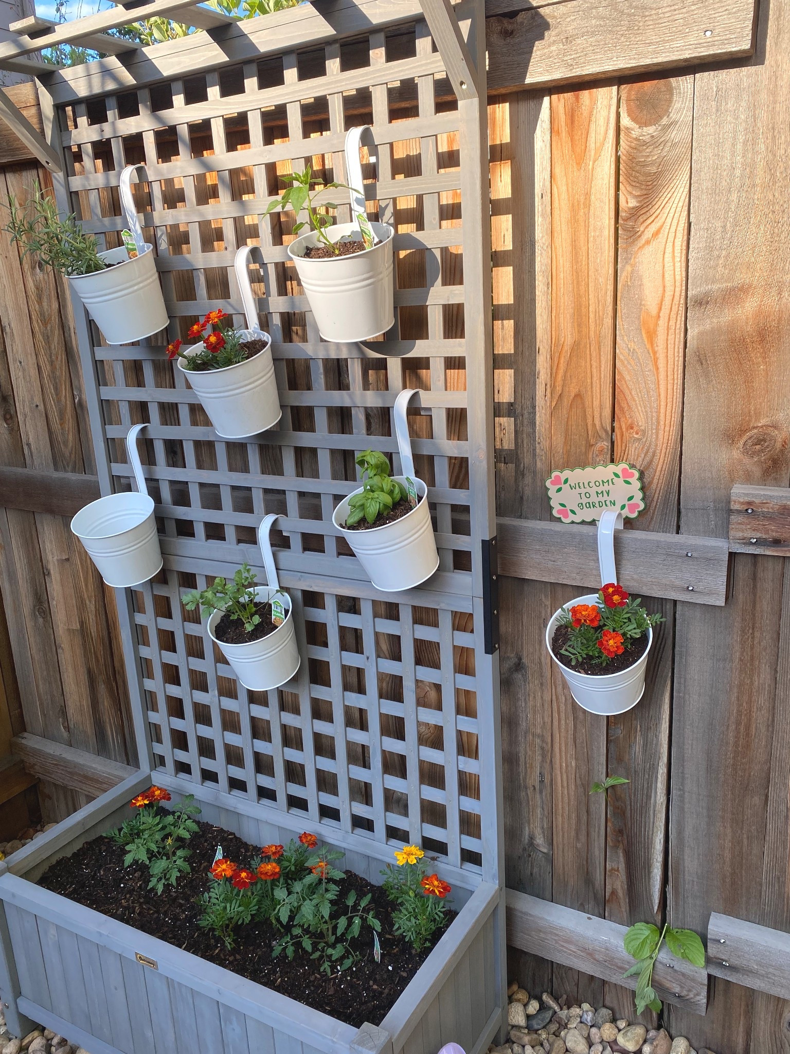 Obsessed with my mini garden 🪴❤️
This garden box is out of stock, but I found a similar one and a natural color.
#outdoors 
#gardening 
#gardenbox

#LTKSummerEdit #LTKHome #LTKSeasonal
