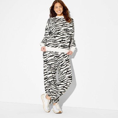 Women's Zebra Bat Print Fleece Graphic Pullover Sweatshirt - White 3X | Target