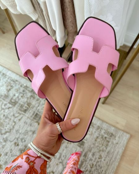 WALMART SANDALS 🌸 these H-band sandals are a Hermes look for less! You will love this bubble gum pink color 🩷

Sandals, Walmart Sandals, Walmart Shoes, Summer Sandals, Summer Shoes, Walmart Style, Walmart Fashion, Walmart Partner, Summer Outfit, Look For Less, Hermes, Hermes Sandals, H band Sandals, Madison Payne

#LTKFindsUnder50 #LTKSeasonal #LTKStyleTip