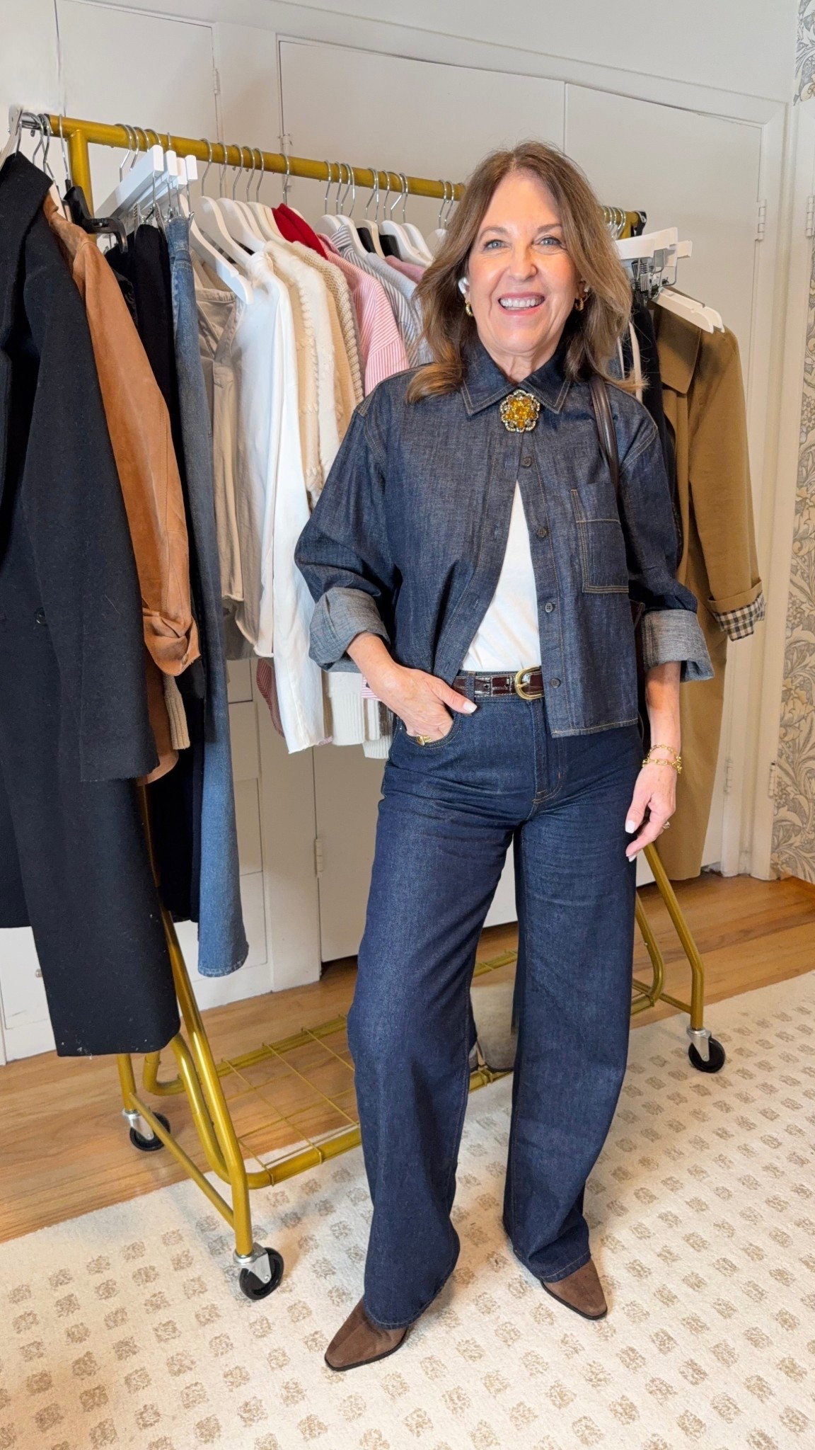 Friday outfit! 

Indigo crop denim shirt, wide-leg jeans & boots. Plus I added my mom’s brooch and a tote bag. 