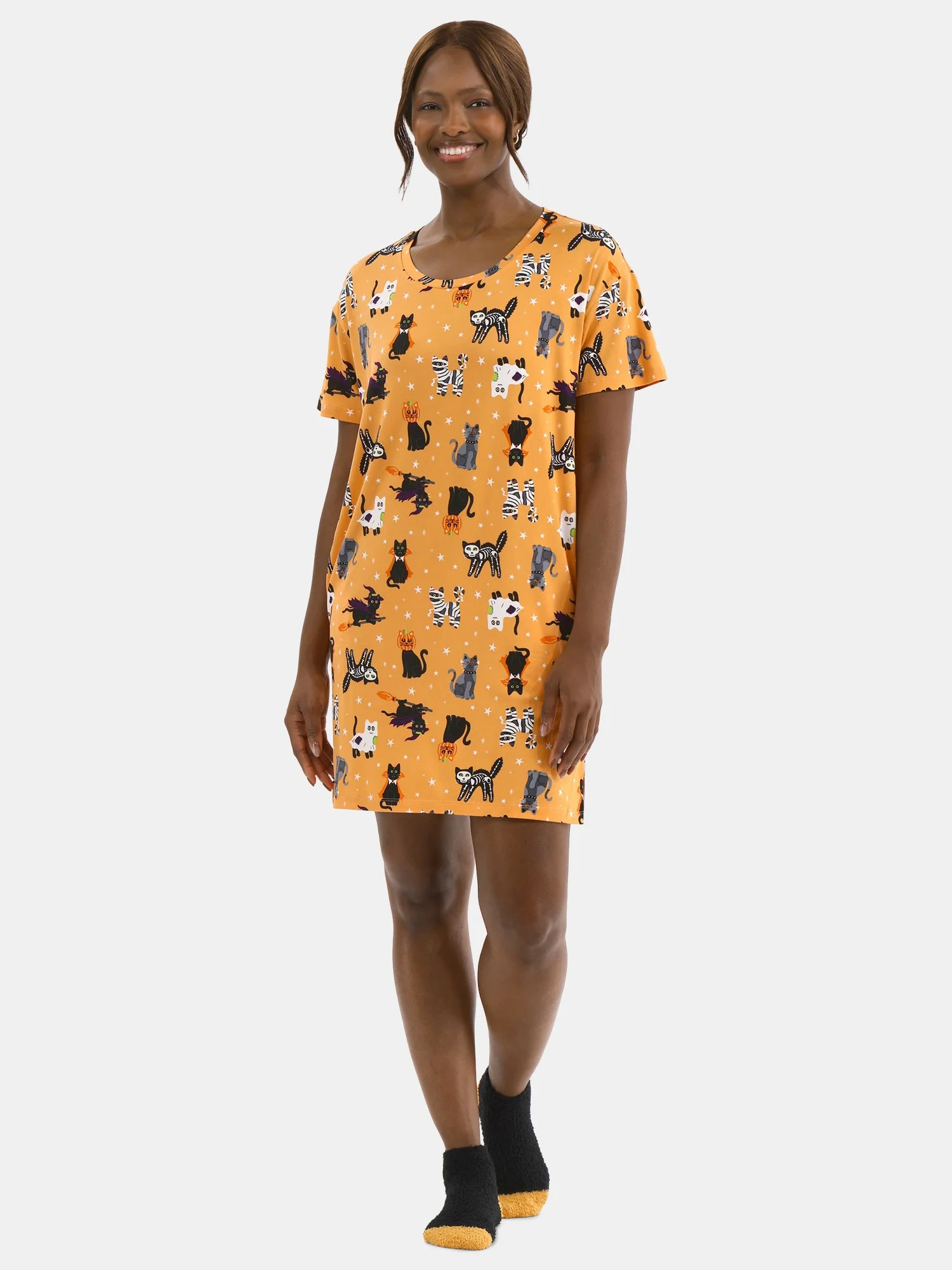 Halloween Women's Printed Sleepshirt Top and Socks Set from Way to Celebrate, 2-Piece, Sizes XS-3... | Walmart (US)