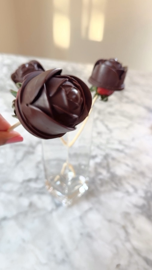BRIDAL SHOWER: these rose chocolate covered strawberries will be a hit at your bridal shower or rose themed birthday party! #chocolate #chocolatecoveredstrawberries #asmr #desserttable #partyfood

#LTKParties #LTKWatchNow #LTKHome