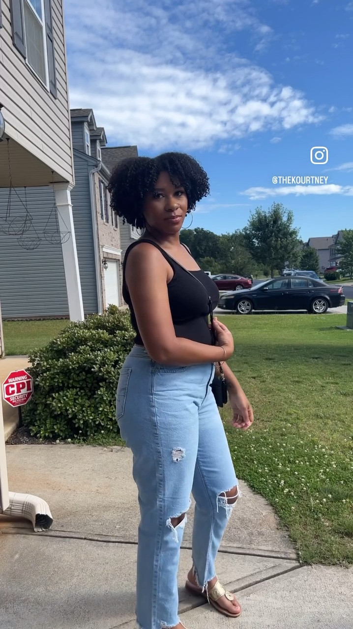 These American Eagle jeans are my favorite! 

High waisted jeans
American Eagle jeans
OOTD

#LTKstyletip #LTKVideo #LTKfindsunder100