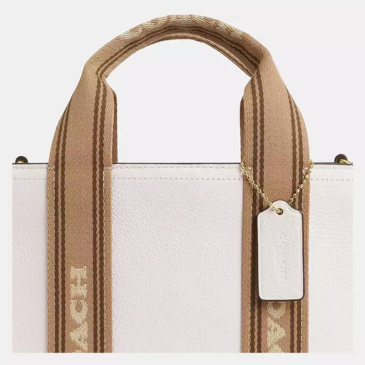 Smith Tote Bag 24 | Coach Outlet US