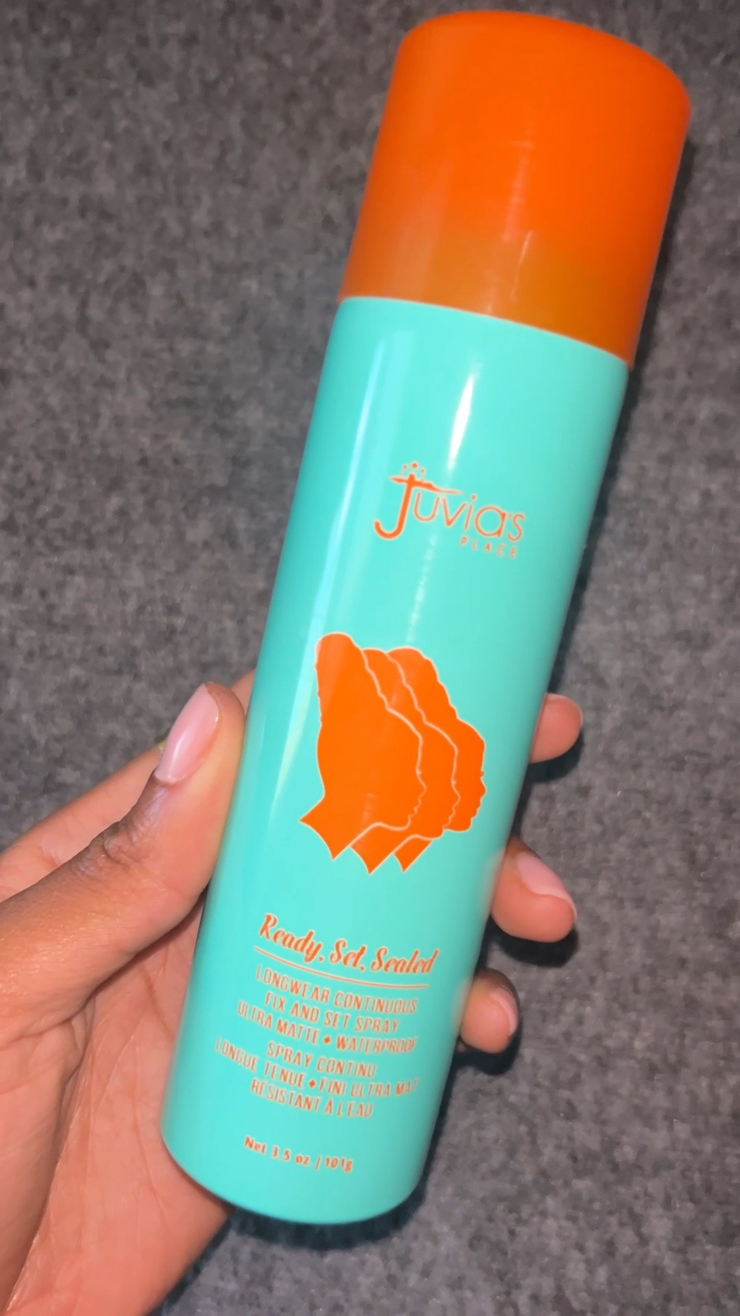 I set my makeup with this, this morning and I’m not as oily as I normally am😍 demo coming soon! @juviasplace #gifted 