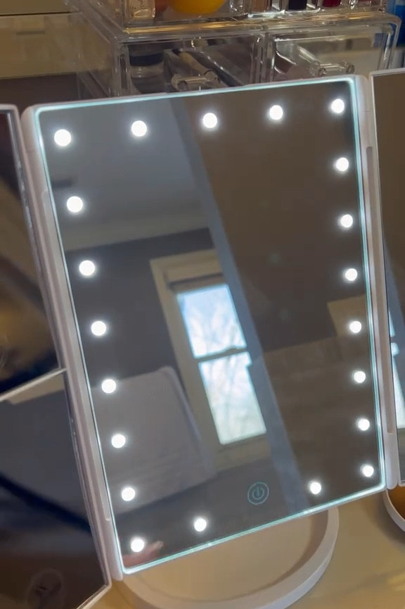 Lighted Vanity Mirror! 


#LTKhome #LTKbeauty #LTKVideo