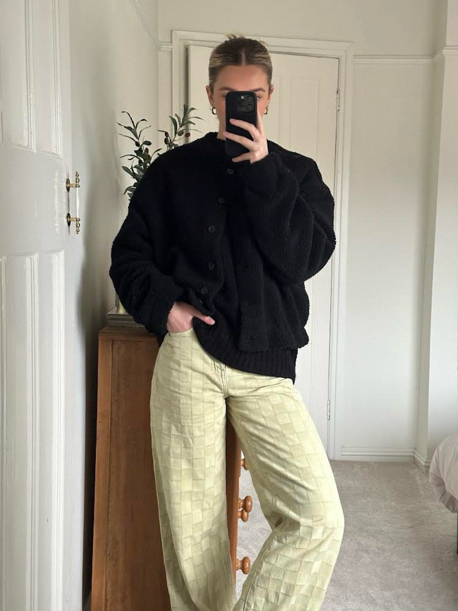 Wat the brand, Madewell, H&m, Arket, transitional outfit, transitional style, winter outfit, winter fashion, borg jacket, teddy jacket, black bomber jacket, knit jumper, wide leg jeans, checkered jeans, winter outfit ideas, style inspiration 

#LTKstyletip #LTKeurope #LTKSeasonal