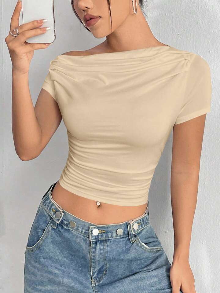 SHEIN MOOSTA Solid Color Asymmetric Neckline Short Cropped T-Shirt With Pleats | SHEIN