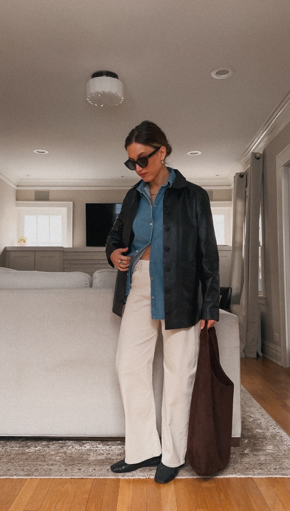 Look of the Day // 3.3

Sèzane denim shirt, 0, TTS. J.Crew pants, 25P. Sèzane leather jacket, 2, I recommend sizing up. Frēda Salvador flats, STITCHANDSALT10 for 10% off, TTS. Gap bag. Quince sunglasses. Similar earrings links. Sèzane ring. Cluse watch (dm for link!) 

#LTKPetite #LTKOver40 #LTKootd