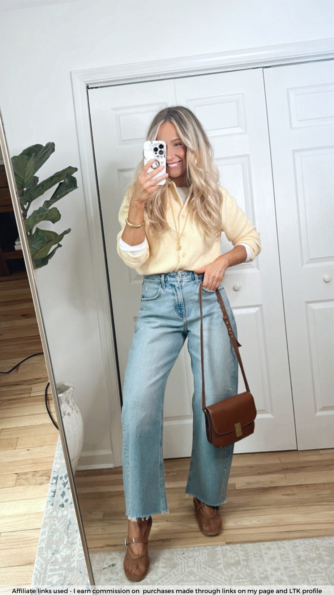 Spring transition outfit cute casual and trendy

Abercrombie jeans barrel leg
Amazon yellow sweater 