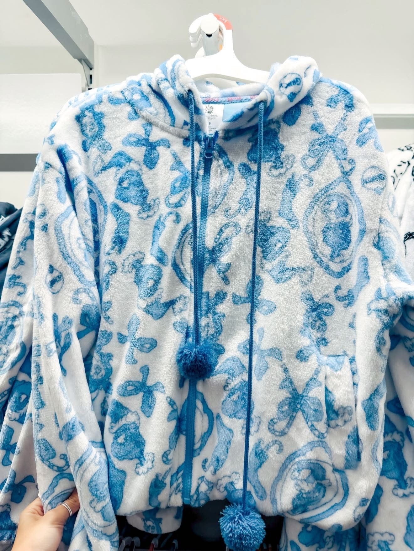 This white and blue grinch jacket from Target is soooo cute! I LOVE it!! 

#thegrinch #thegrinchwhostolechristmas #womensfashion #fashion #seasonal #holidayseason

#LTKgrwm #LTKSeasonal #LTKHoliday
