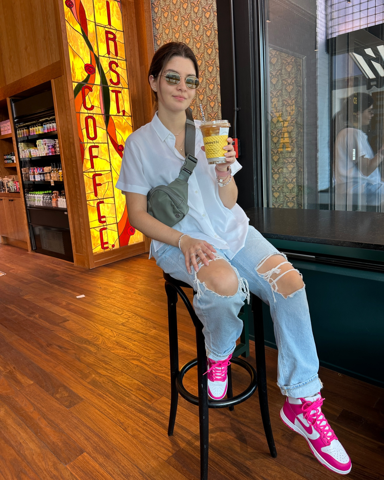 I’m in LA! Here’s my outfit of the day :) shirt is only $15 from Uniqlo and it’s the perfect basic. Jeans are 90s straight from American Eagle (I sized up two sizes for the perfect low-wait baggy fit). Shoes are hot pink Nike Dunks — super hard to find but l linked a few sizes  

#LTKstyletip #LTKtravel #LTKsalealert