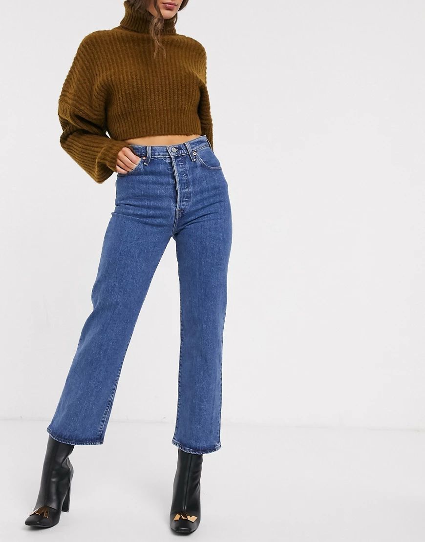 Levi's Ribcage straight leg ankle grazer jeans in midwash blue | ASOS (Global)