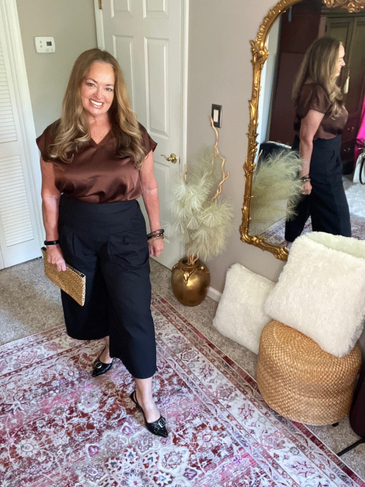 Linen blend cropped pants.

#LTKWorkwear #LTKTravel #LTKOver40
