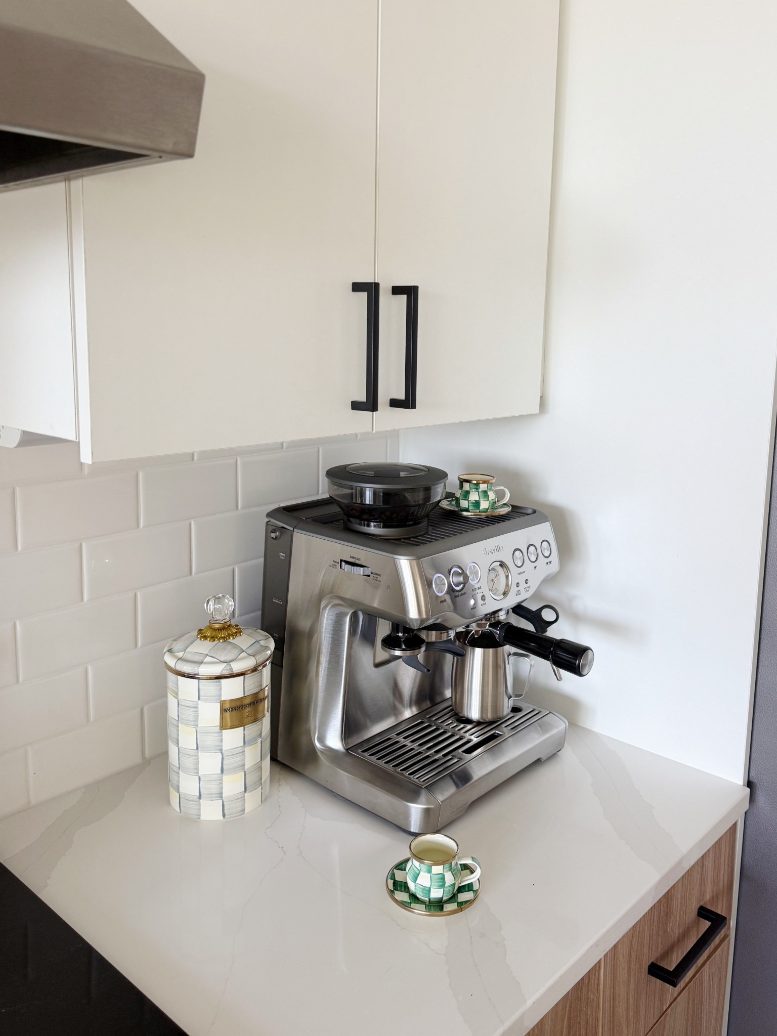 Calling myself obsessed with my new coffee station might actually be an understatement ☕️ If you’ve been considering the Breville, this is your sign to go for it — it makes the most incredible espresso and has completely elevated my morning routine