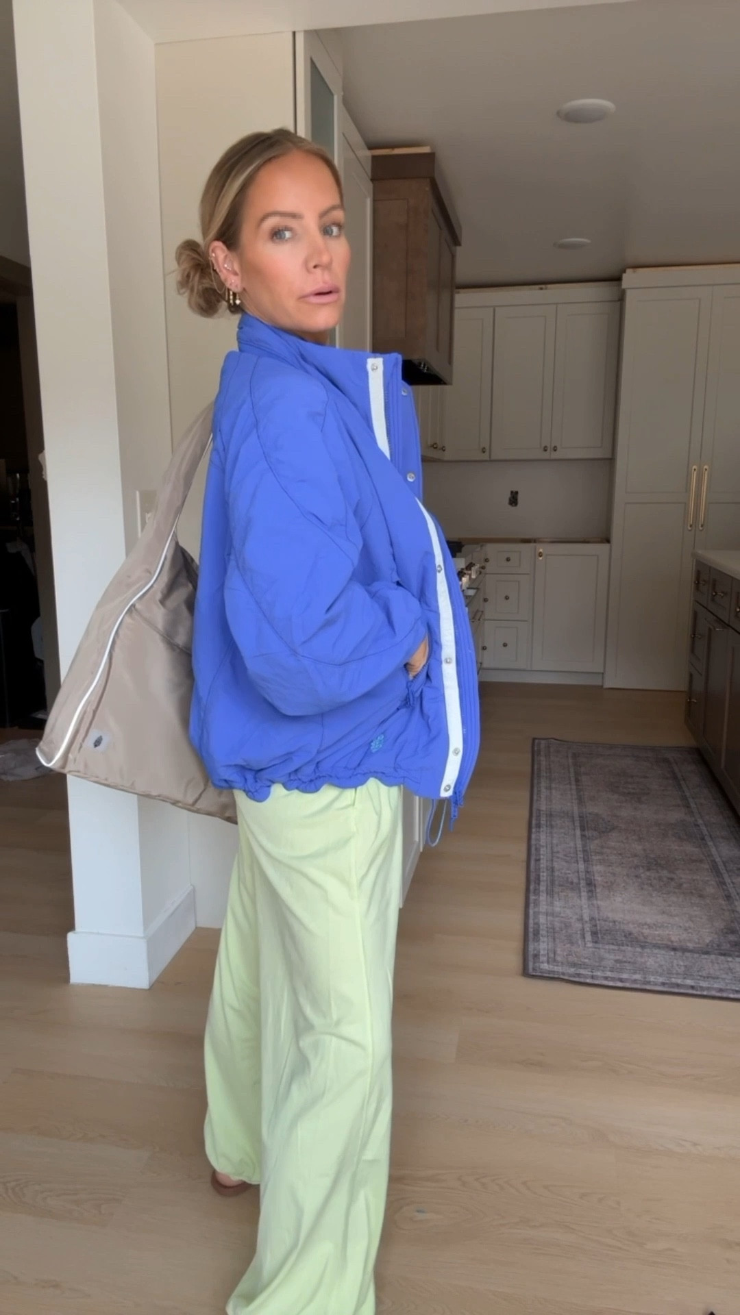 I love this color palette 🙌🏼 #fpmovementpartner #fpmovement @fpmovement 

Jacket: small 
Shorts: small 
Jumpsuit: small 
Bra tank: XS/S
Sets: small 