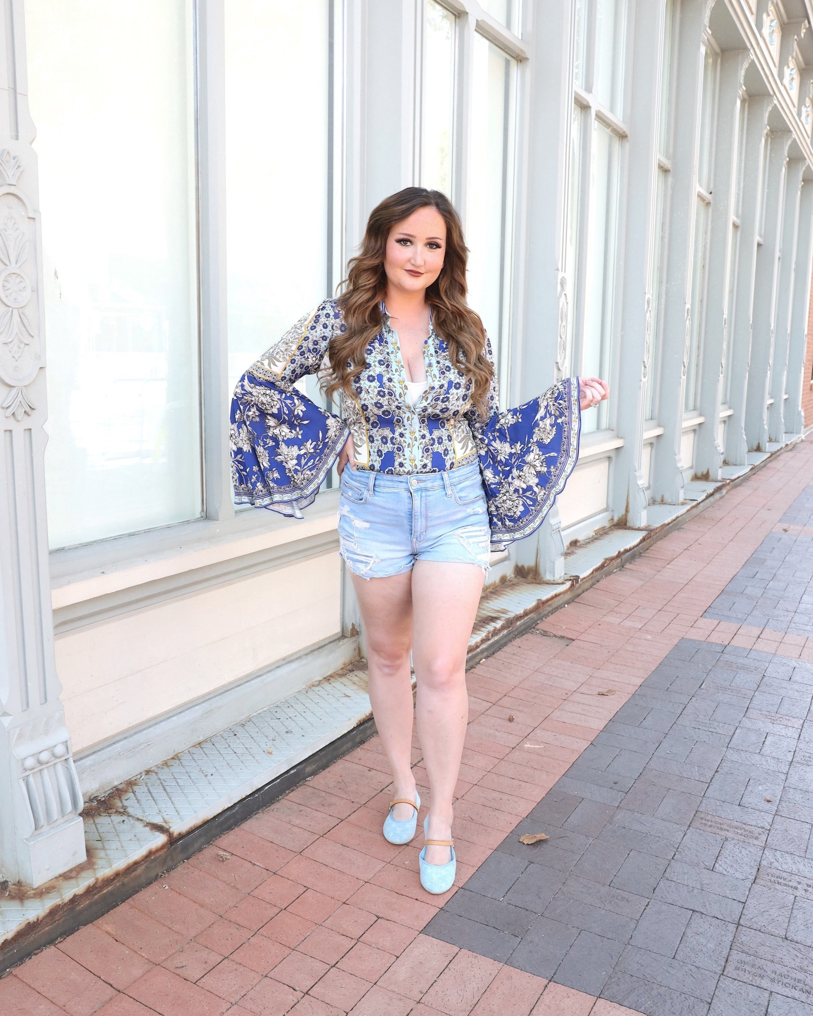 Obsessed with this bell sleeve top from Alice and Olivia and it’s on sale! 🩵🙌🏻


Fall style, fall fashion, fall outfit, denim shorts, fall transition, bell sleeve top

#LTKSaleAlert #LTKSeasonal #LTKFallSale