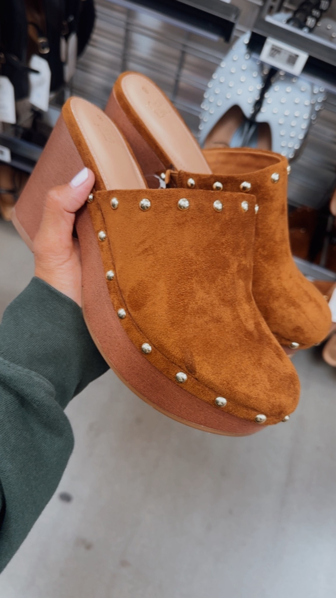 Clogs at Walmart!! $29

#LTKSpringSale #LTKWorkwear #LTKSeasonal