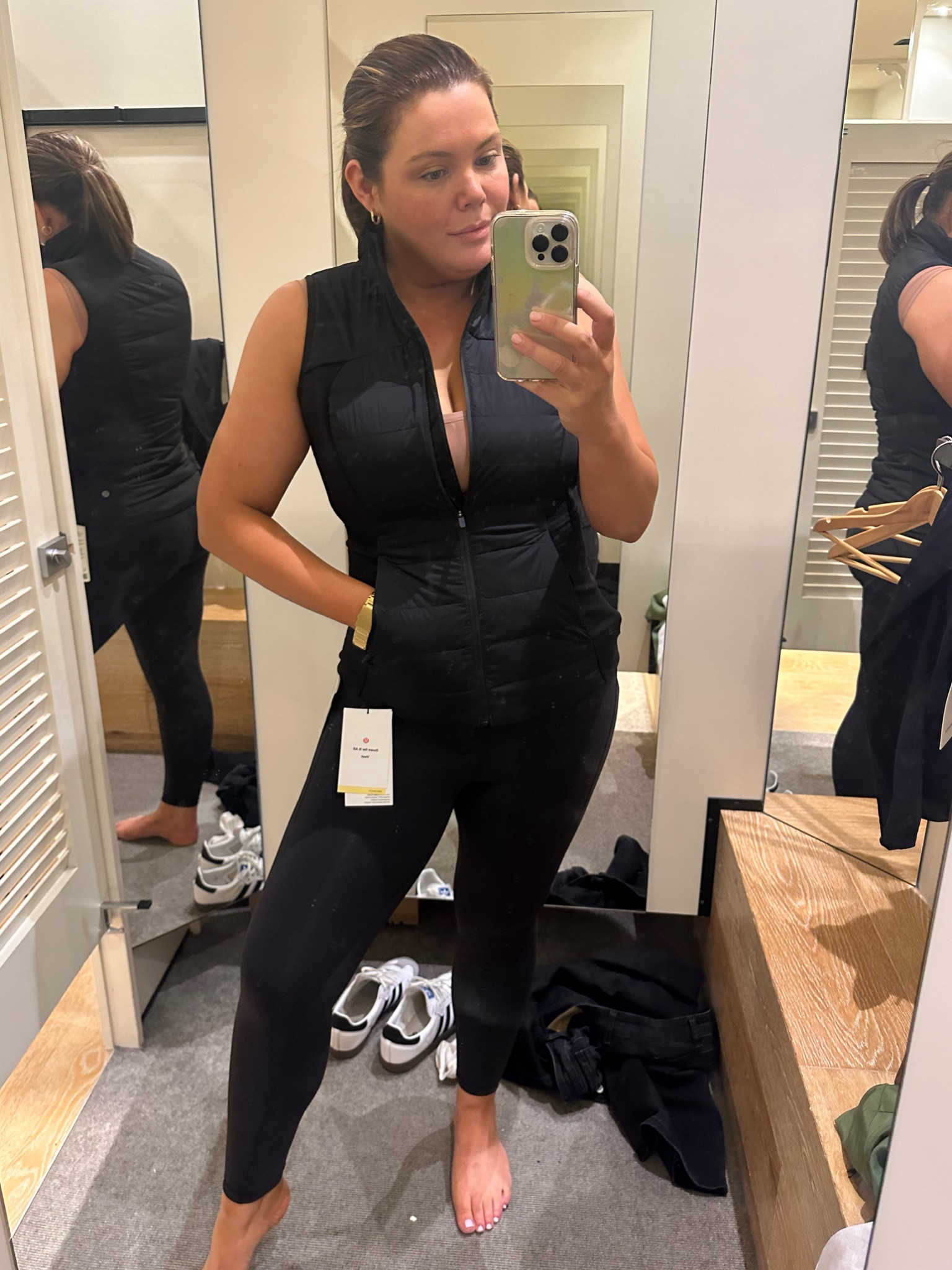 Lulu Lemon Try On
Size 10 (AU 14) in tights
Size 12 (AU 14) in vest